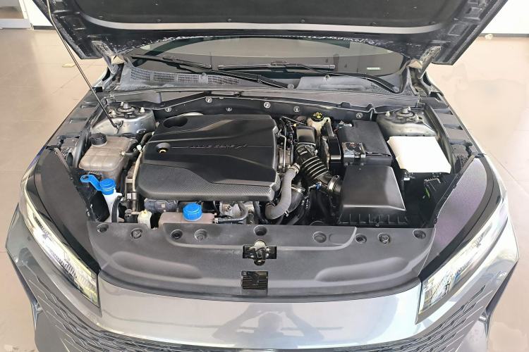Used CHANGAN Eado DD 2023 Blue Whale NE 1.5T GDI DCT Flagship Model Engine Bay
