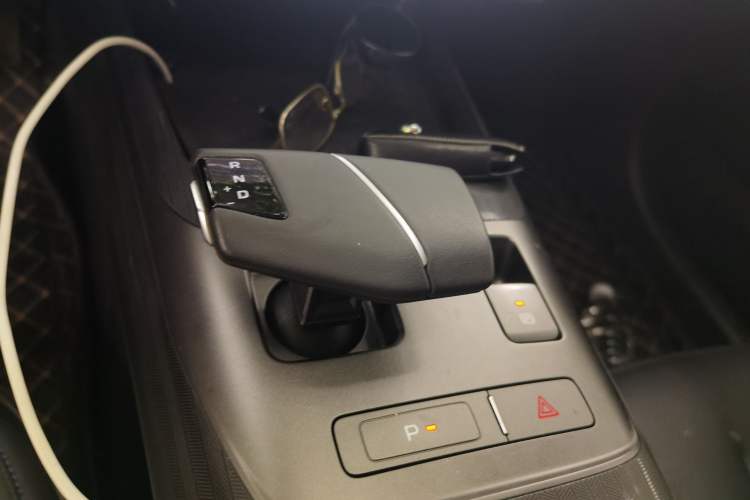 Used CHANGAN Eado DD 2023 Blue Whale NE 1.5T GDI DCT Enjoy Edition Gear Lever