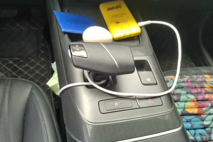 Used CHANGAN Eado DD 2023 Blue Whale NE 1.5T GDI DCT Navigation Model Gear Lever