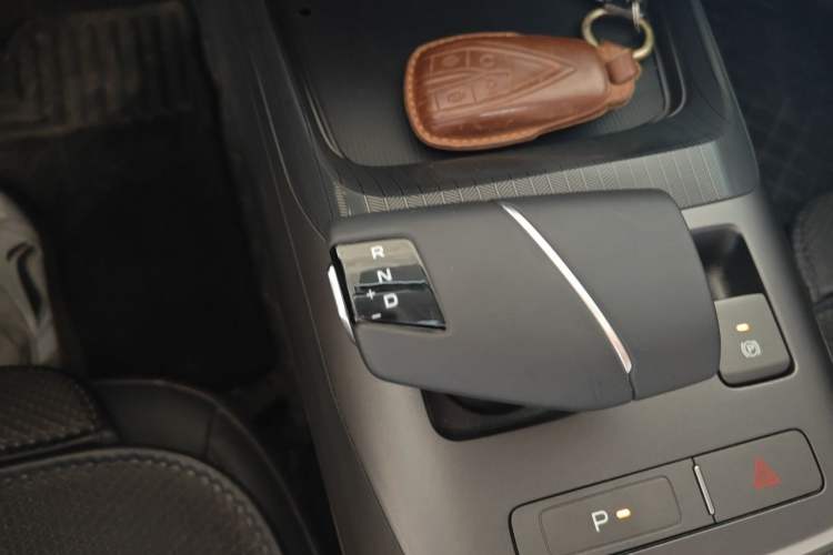 Used CHANGAN Eado DD 2023 Blue Whale NE 1.5T GDI DCT Luxury Edition Gear Lever
