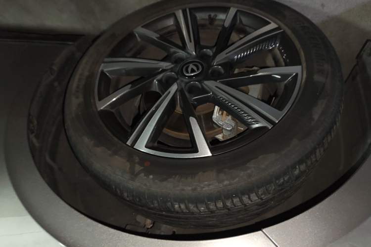 Used CHANGAN Eado DD 2023 Blue Whale NE 1.5T GDI DCT Navigation Model Left Front Wheel Hub
