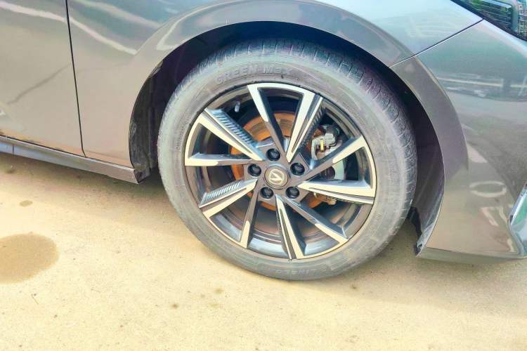 Used CHANGAN Eado DD 2023 Blue Whale NE 1.5T GDI DCT Navigation Model Right Front Wheel Hub
