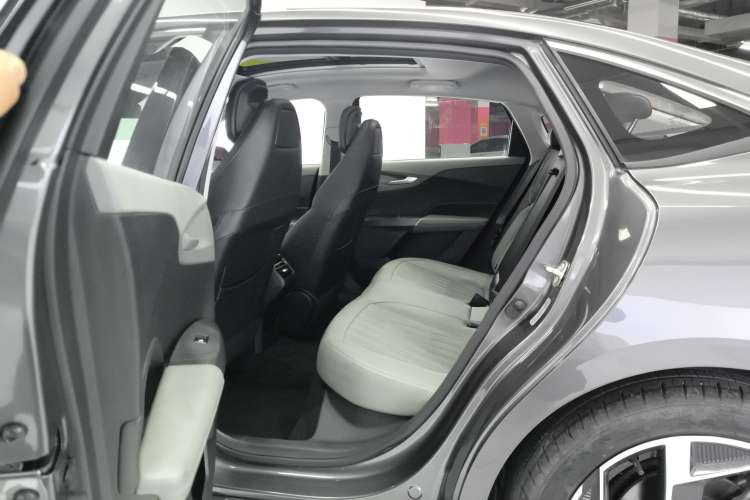 Used CHANGAN Eado DD 2023 Blue Whale NE 1.5T GDI DCT Flagship Model Right Rear Seat