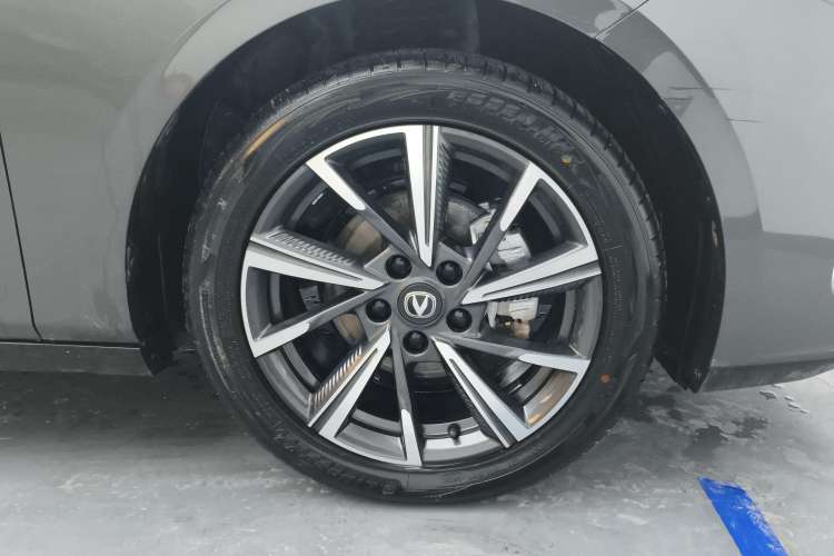 Used CHANGAN Eado DD 2023 Blue Whale NE 1.5T GDI DCT Navigation Model Right Rear Wheel Hub