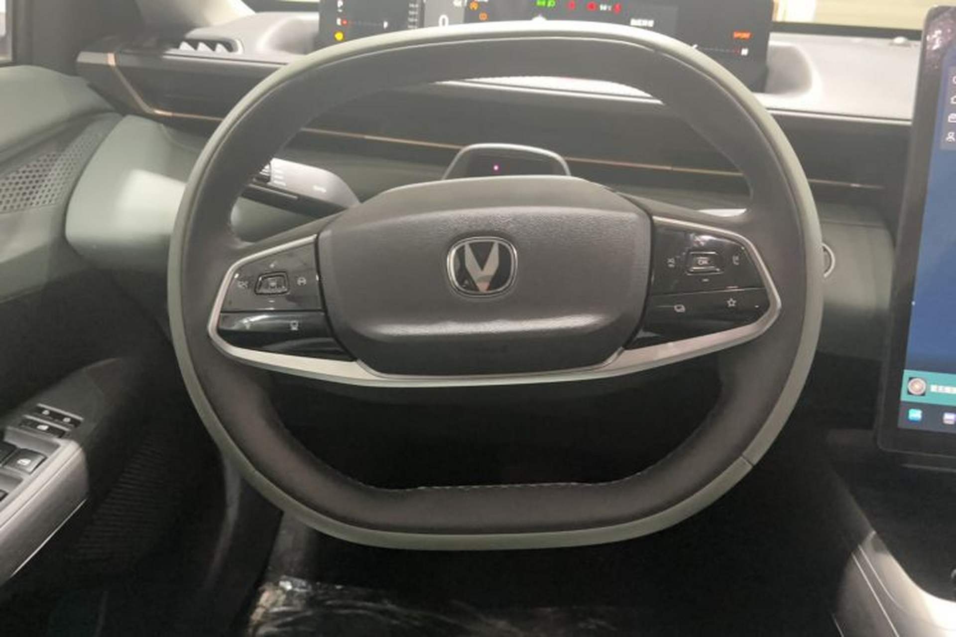 Used CHANGAN Eado DD 2023 Blue Whale NE 1.5T GDI DCT Flagship Model Steering Wheel