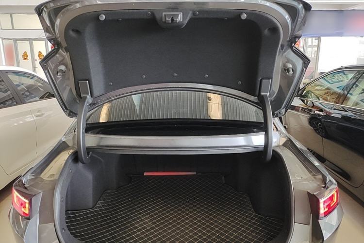 Used CHANGAN Eado DD 2023 Blue Whale NE 1.5T GDI DCT Navigation Model Trunk