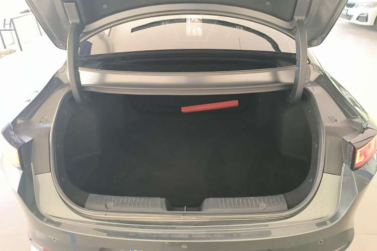 Used CHANGAN Eado DD 2023 Blue Whale NE 1.5T GDI DCT Flagship Model Trunk
