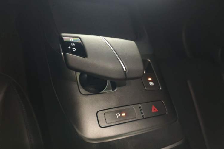 Used CHANGAN Eado DD 2023 Blue Whale NE 1.5T GDI DCT Luxury Edition Audio And AC Panel