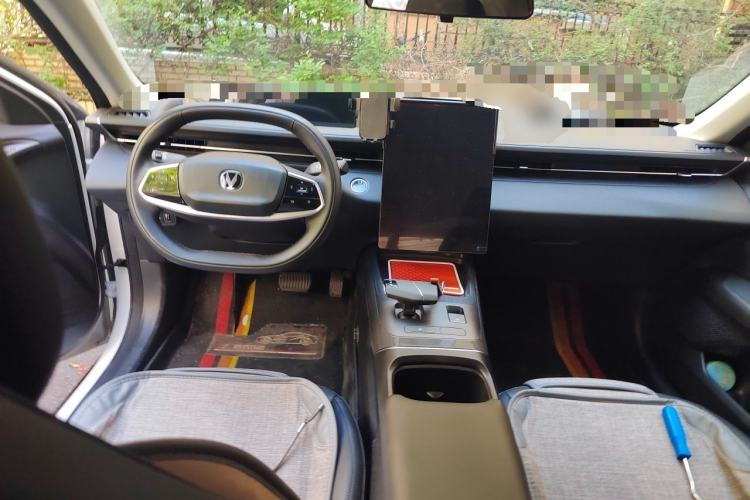 Used CHANGAN Eado DD 2023 Blue Whale NE 1.5T GDI DCT Prestige Model Center Console