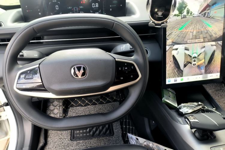 Used CHANGAN Eado DD 2023 Blue Whale NE 1.5T GDI DCT Luxury Edition Center Console