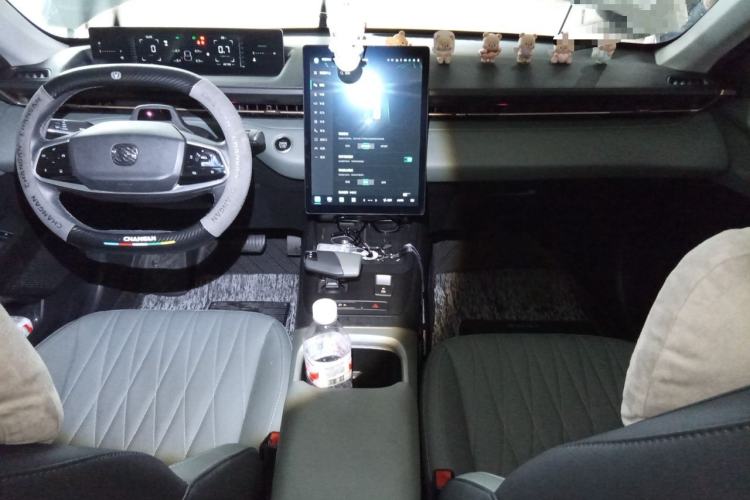 Used CHANGAN Eado DD 2023 Blue Whale NE 1.5T GDI DCT Navigation Model Center Console