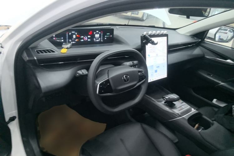 Used CHANGAN Eado DD 2023 Blue Whale NE 1.5T GDI DCT Luxury Edition Center Console