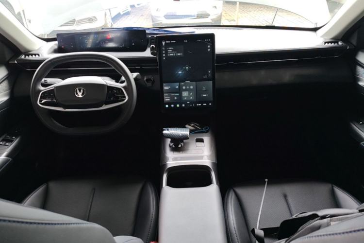 Used CHANGAN Eado DD 2023 Blue Whale NE 1.5T GDI DCT Luxury Edition Center Console