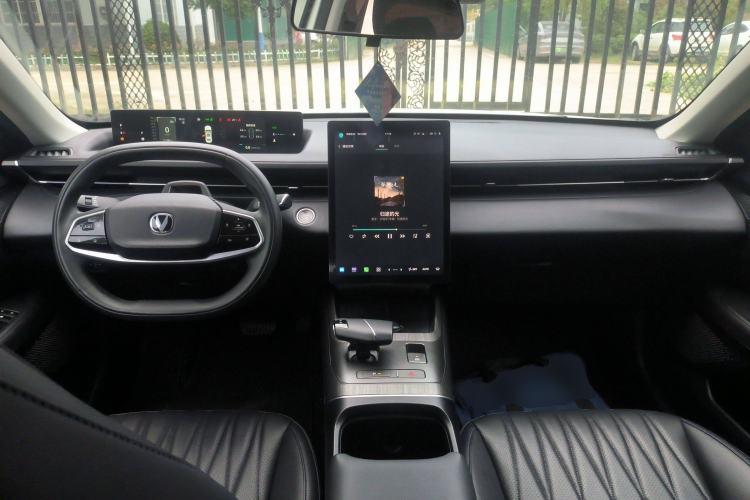 Used CHANGAN Eado DD 2023 Blue Whale NE 1.5T GDI DCT Flagship Model Center Console