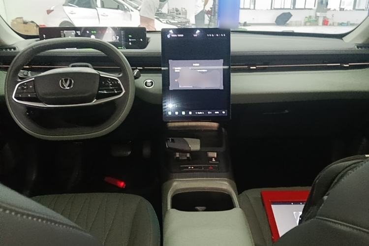 Used CHANGAN Eado DD 2023 Blue Whale NE 1.5T GDI DCT Flagship Model Center Console