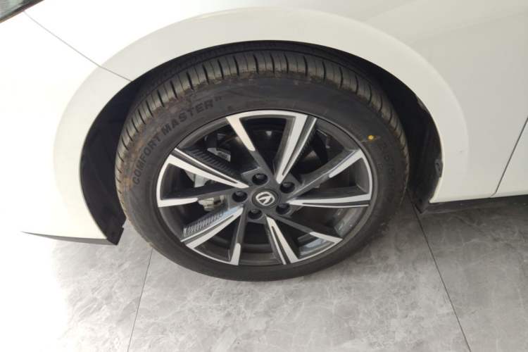Used CHANGAN Eado DD 2023 Blue Whale NE 1.5T GDI DCT Navigation Model Exterior 4