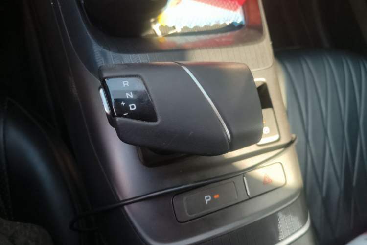Used CHANGAN Eado DD 2023 Blue Whale NE 1.5T GDI DCT Luxury Edition Gear Lever