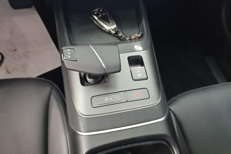 Used CHANGAN Eado DD 2023 Blue Whale NE 1.5T GDI DCT Luxury Edition Gear Lever