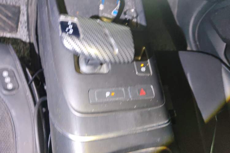 Used CHANGAN Eado DD 2023 Blue Whale NE 1.5T GDI DCT Luxury Edition Gear Lever