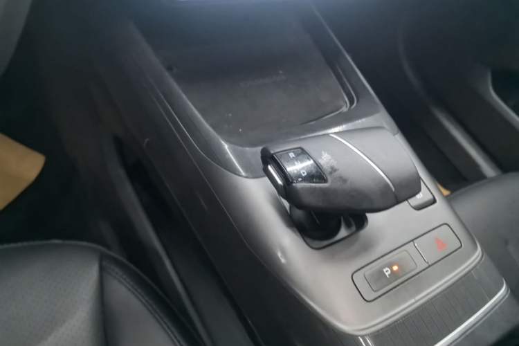 Used CHANGAN Eado DD 2023 Blue Whale NE 1.5T GDI DCT Luxury Edition Gear Lever