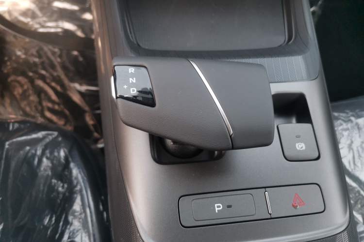 Used CHANGAN Eado DD 2023 Blue Whale NE 1.5T GDI DCT Luxury Edition Gear Lever