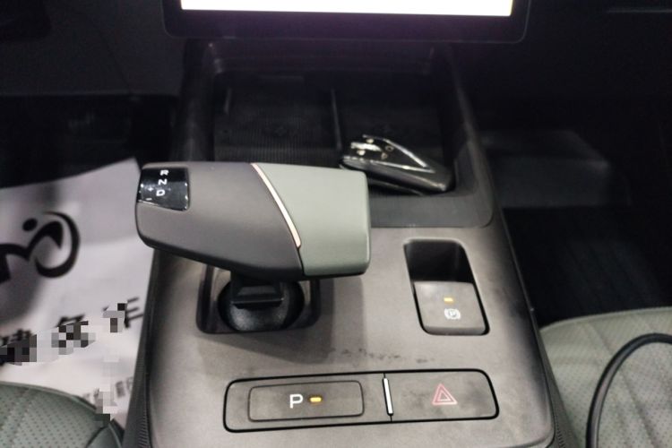 Used CHANGAN Eado DD 2023 Blue Whale NE 1.5T GDI DCT Navigation Model Gear Lever