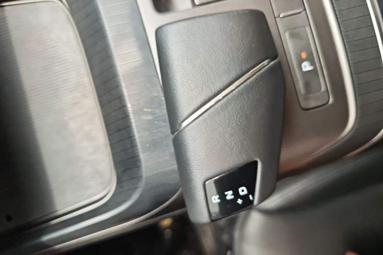 Used CHANGAN Eado DD 2023 Blue Whale NE 1.5T GDI DCT Enjoy Edition Gear Lever