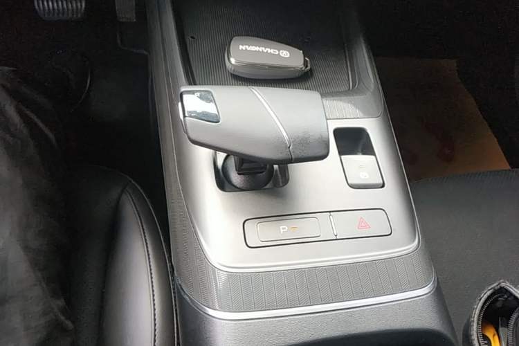 Used CHANGAN Eado DD 2023 Blue Whale NE 1.5T GDI DCT Luxury Edition Gear Lever