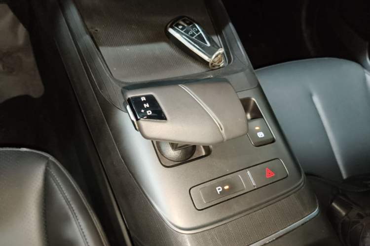 Used CHANGAN Eado DD 2023 Blue Whale NE 1.5T GDI DCT Enjoy Edition Gear Lever