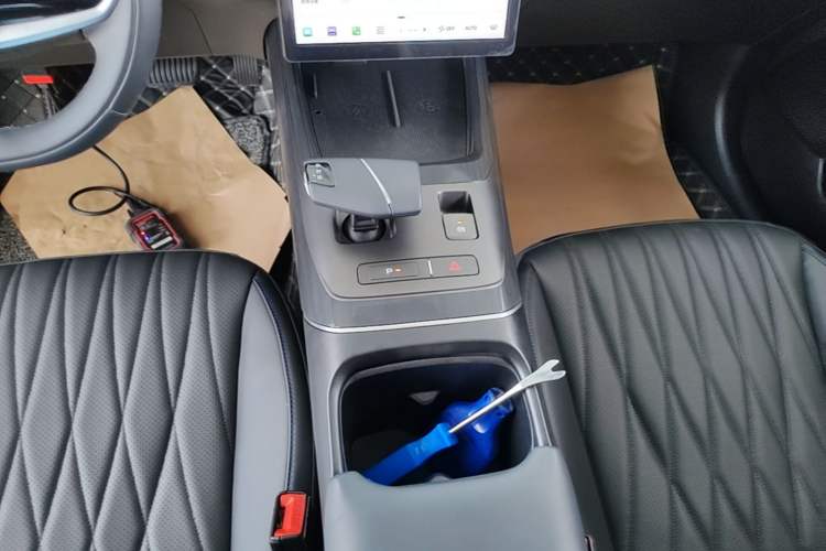 Used CHANGAN Eado DD 2023 Blue Whale NE 1.5T GDI DCT Navigation Model Gear Lever