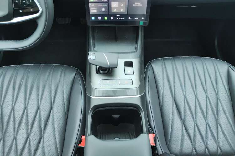 Used CHANGAN Eado DD 2023 Blue Whale NE 1.5T GDI DCT Navigation Model Gear Lever