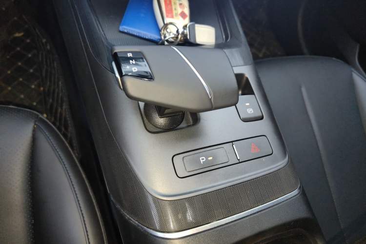 Used CHANGAN Eado DD 2023 Blue Whale NE 1.5T GDI DCT Luxury Edition Gear Lever