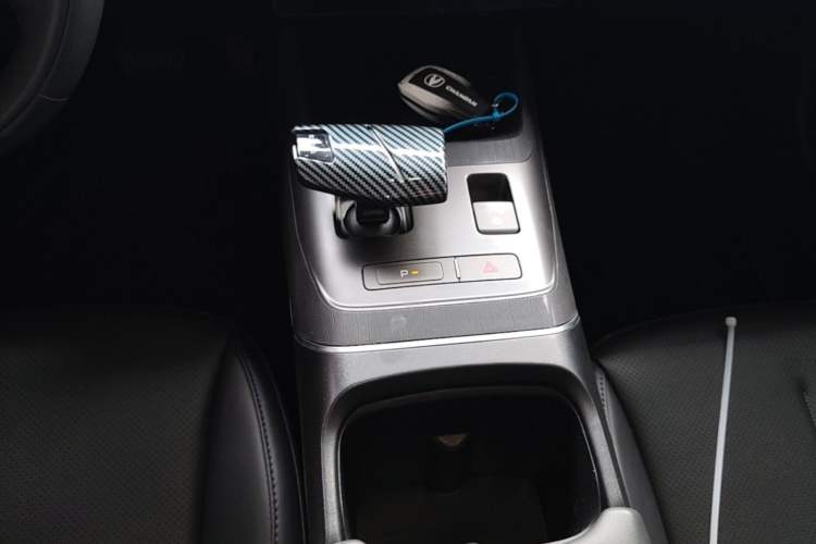Used CHANGAN Eado DD 2023 Blue Whale NE 1.5T GDI DCT Luxury Edition Gear Lever