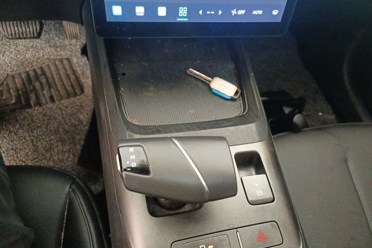 Used CHANGAN Eado DD 2023 Blue Whale NE 1.5T GDI DCT Luxury Edition Gear Lever
