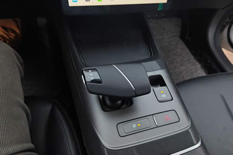 Used CHANGAN Eado DD 2023 Blue Whale NE 1.5T GDI DCT Luxury Edition Gear Lever