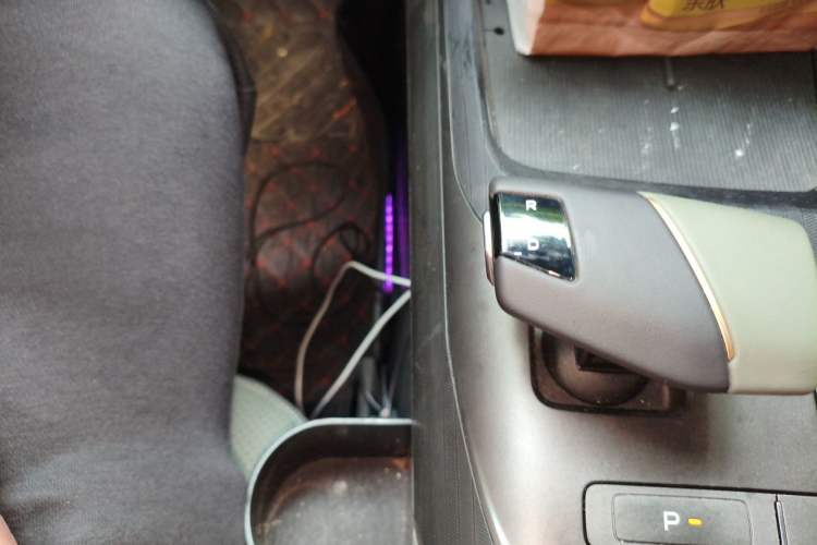 Used CHANGAN Eado DD 2023 Blue Whale NE 1.5T GDI DCT Navigation Model Gear Lever