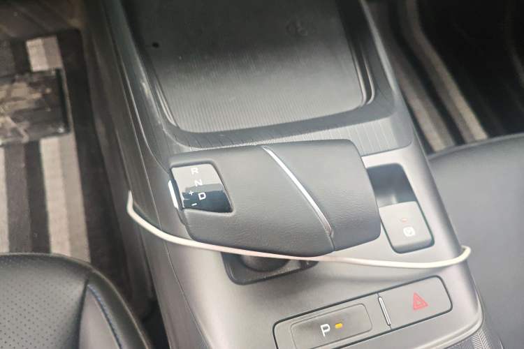 Used CHANGAN Eado DD 2023 Blue Whale NE 1.5T GDI DCT Prestige Model Gear Lever