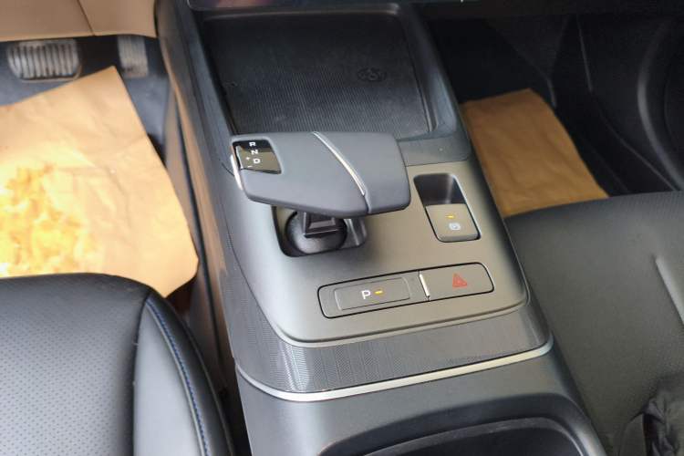 Used CHANGAN Eado DD 2023 Blue Whale NE 1.5T GDI DCT Luxury Edition Gear Lever