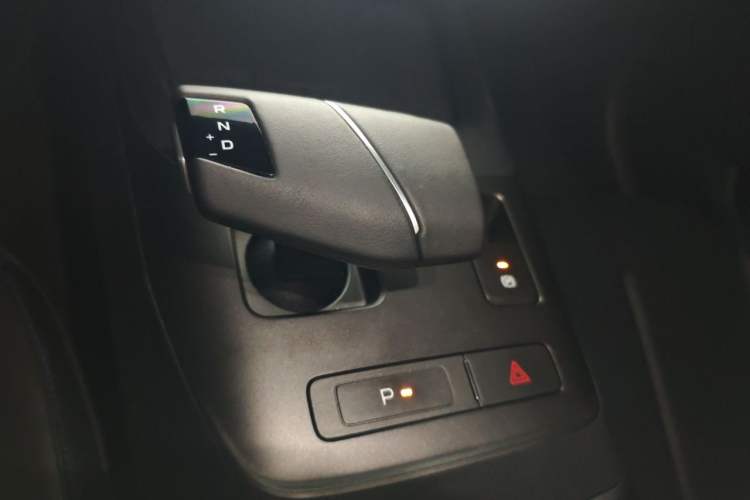 Used CHANGAN Eado DD 2023 Blue Whale NE 1.5T GDI DCT Luxury Edition Gear Lever