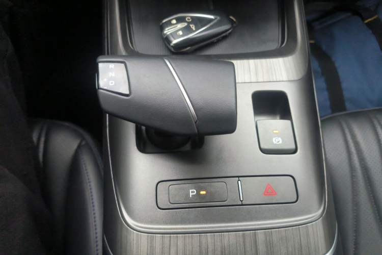 Used CHANGAN Eado DD 2023 Blue Whale NE 1.5T GDI DCT Flagship Model Gear Lever