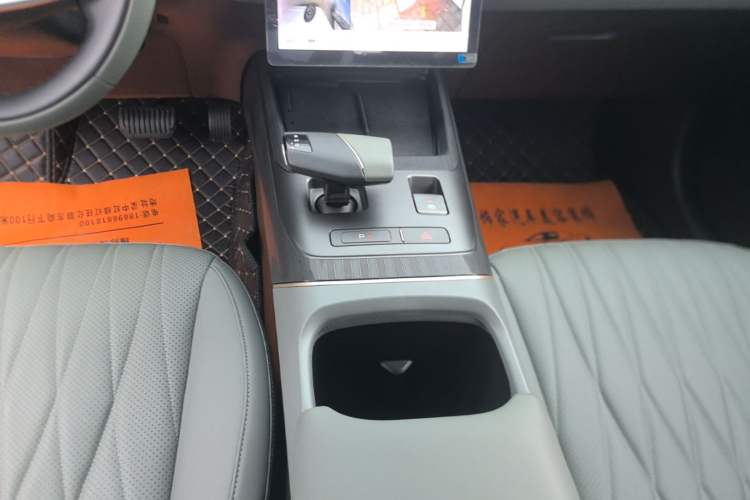 Used CHANGAN Eado DD 2023 Blue Whale NE 1.5T GDI DCT Navigation Model Gear Lever