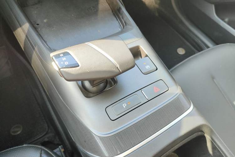 Used CHANGAN Eado DD 2023 Blue Whale NE 1.5T GDI DCT Enjoy Edition Gear Lever
