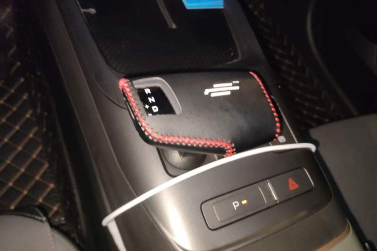 Used CHANGAN Eado DD 2023 Blue Whale NE 1.5T GDI DCT Navigation Model Gear Lever