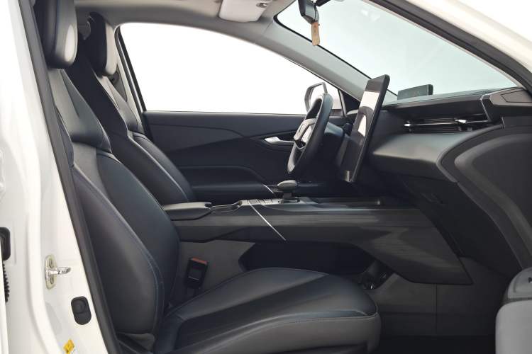 Used CHANGAN Eado DD 2023 Blue Whale NE 1.5T GDI DCT Luxury Edition Interior 3