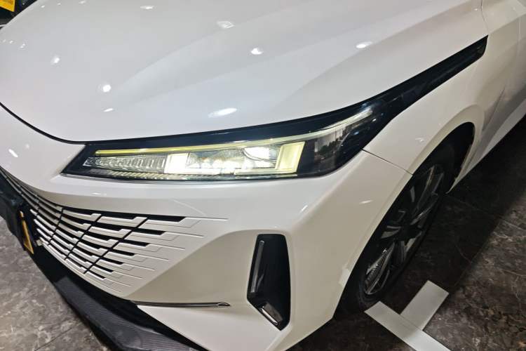 Used CHANGAN Eado DD 2023 Blue Whale NE 1.5T GDI DCT Navigation Model Left Front Headlight