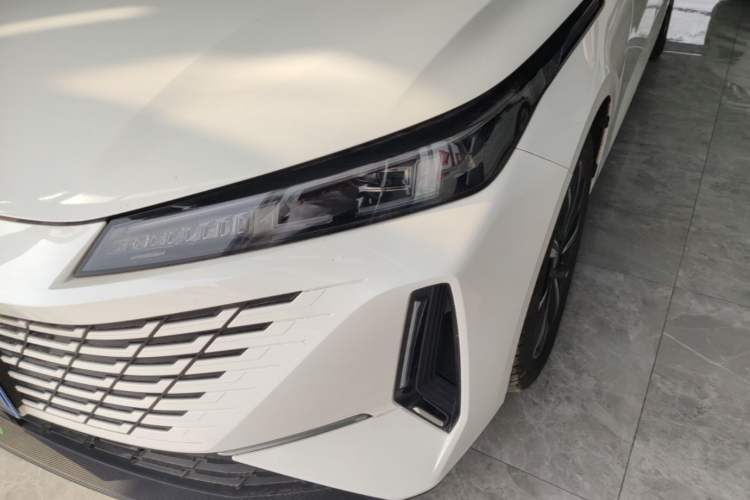 Used CHANGAN Eado DD 2023 Blue Whale NE 1.5T GDI DCT Navigation Model Left Front Headlight