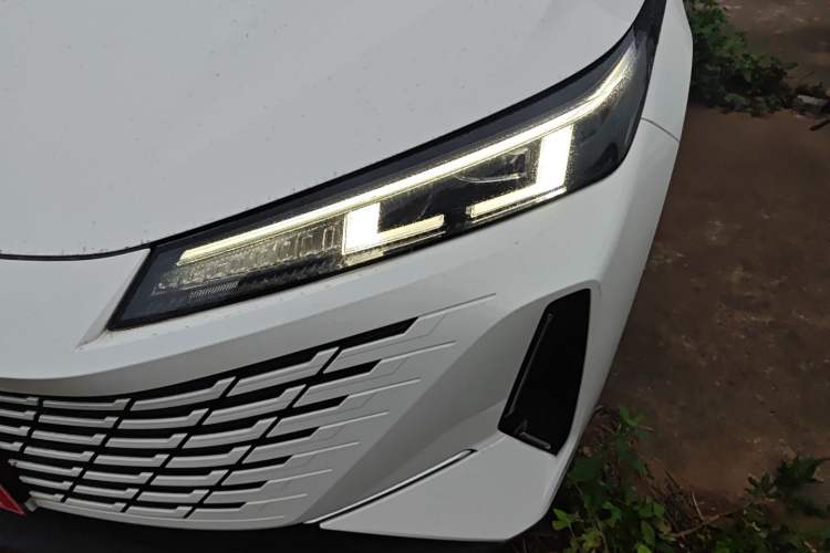 Used CHANGAN Eado DD 2023 Blue Whale NE 1.5T GDI DCT Luxury Edition Left Front Headlight