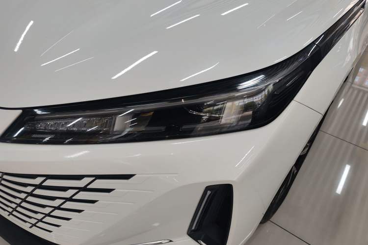 Used CHANGAN Eado DD 2023 Blue Whale NE 1.5T GDI DCT Navigation Model Left Front Headlight
