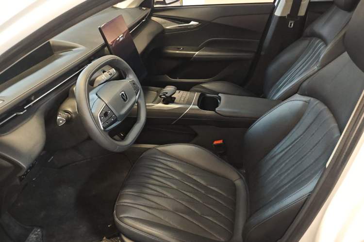 Used CHANGAN Eado DD 2023 Blue Whale NE 1.5T GDI DCT Navigation Model Left Front Seat