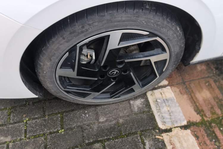 Used CHANGAN Eado DD 2023 Blue Whale NE 1.5T GDI DCT Flagship Model Left Front Wheel Hub